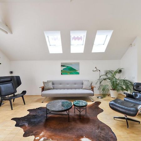 Eclectic Loft Royal Way Lägenhet Prag Exteriör bild